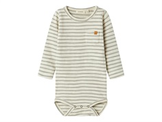 Lil Atelier body turtledove/forest fog med striber